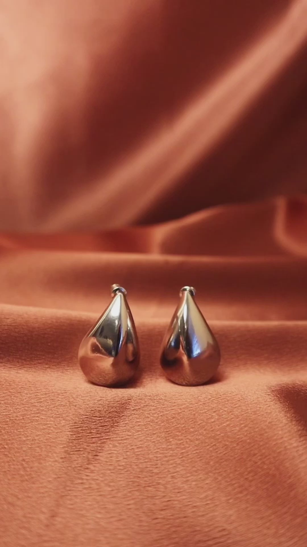 teardrop earrings/ diamond studs earrings/botegga dupe earrings/ designer jewelry/ luxury jewelry